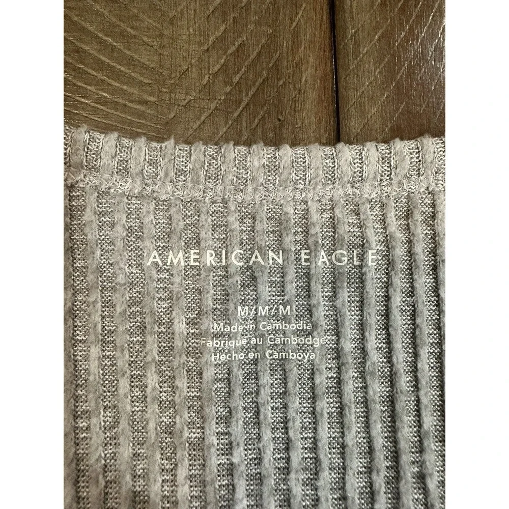 American Eagle Ribbed Knit VNeck Long Sleeve Top Light Gray Soft Stretchy Medium - Picture 3 of 10
